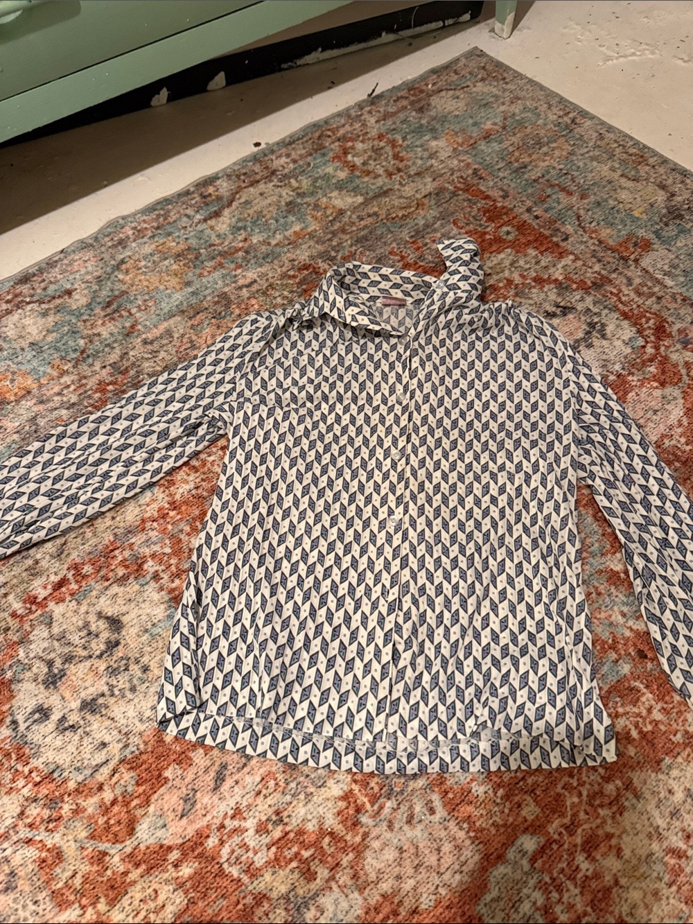 Vintage women's mad men style Geometric Print Button-Up Shirt in Navy and White
